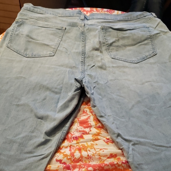 Old navy plus size jeans - Picture 4 of 5